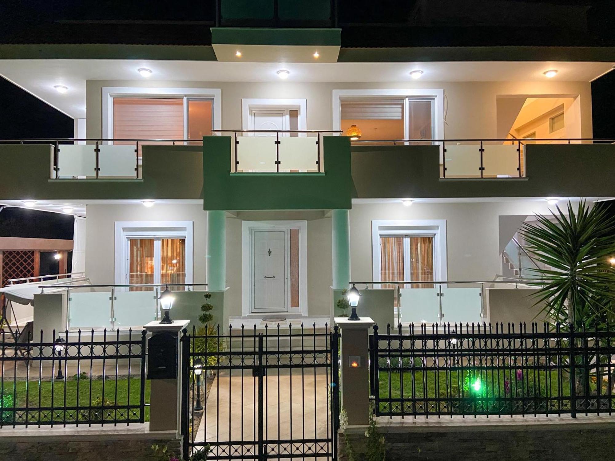 Simplycity Homestay Apartments Kremastí Exterior photo